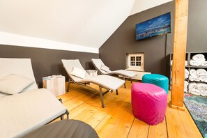 Sauna, steam room, sports massages, massages