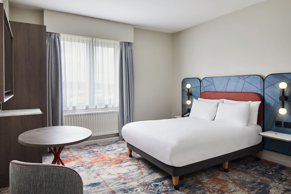 Standard Double Room | Hypo-allergenic bedding, desk, laptop workspace, iron/ironing board
