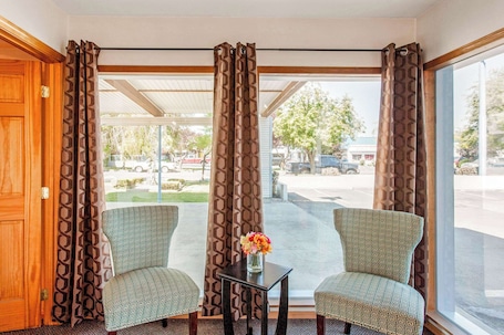 Lobby. Rodeway Inn Coeur d'Alene