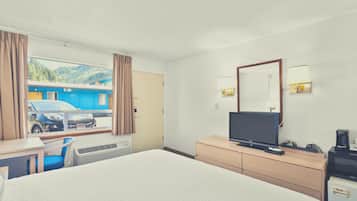 Habitació clàssica, 1 llit de matrimoni gran | 1 dormitori, roba de llit hipoal·lergògena, cobrellits i escriptori