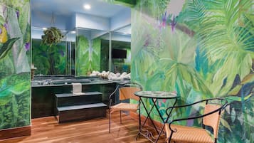 Room, 1 King Bed (Jacuzzi) | Iron/ironing board, free WiFi, bed sheets, alarm clocks