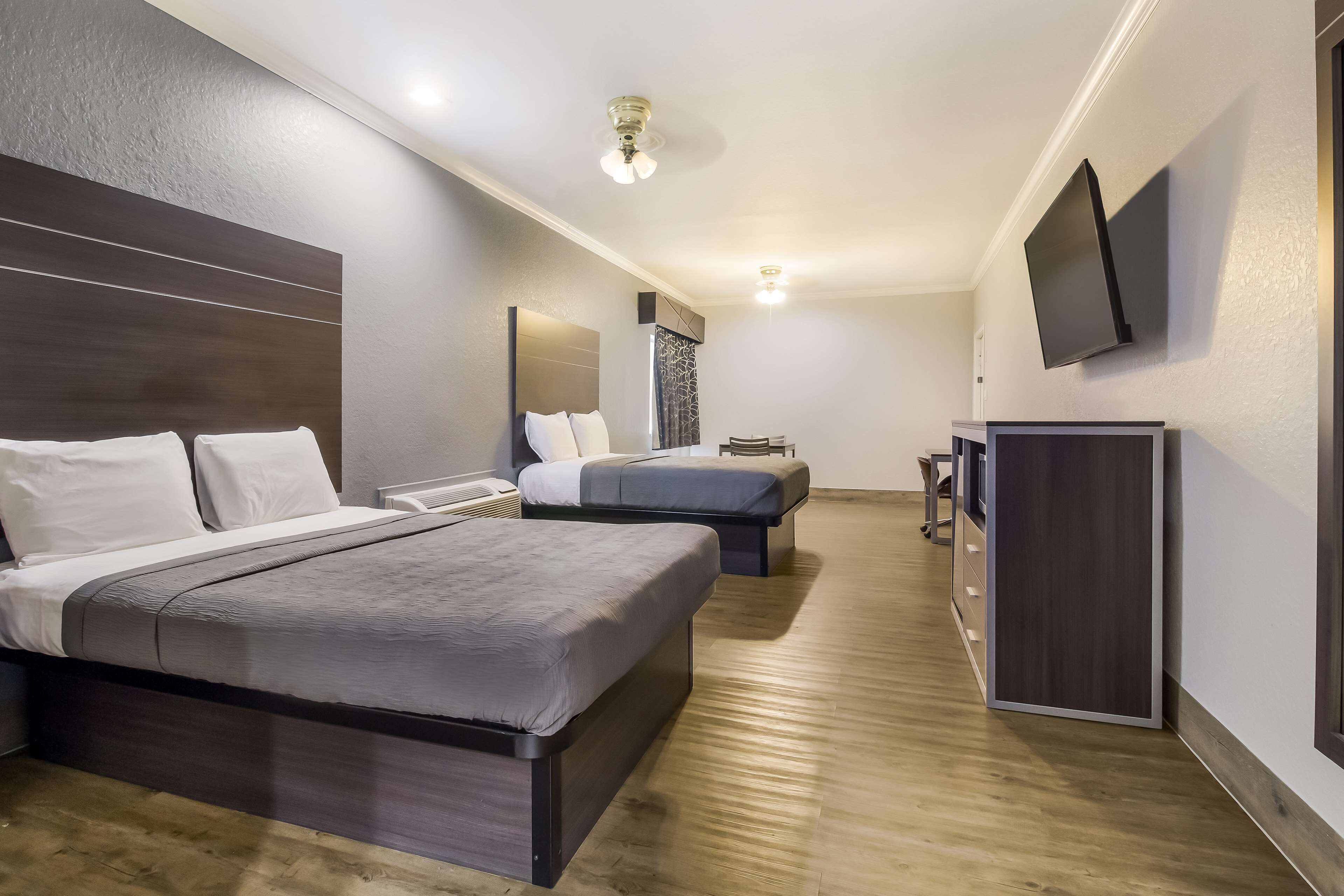 Photo - Americas Best Value Platinum Inn & Suites