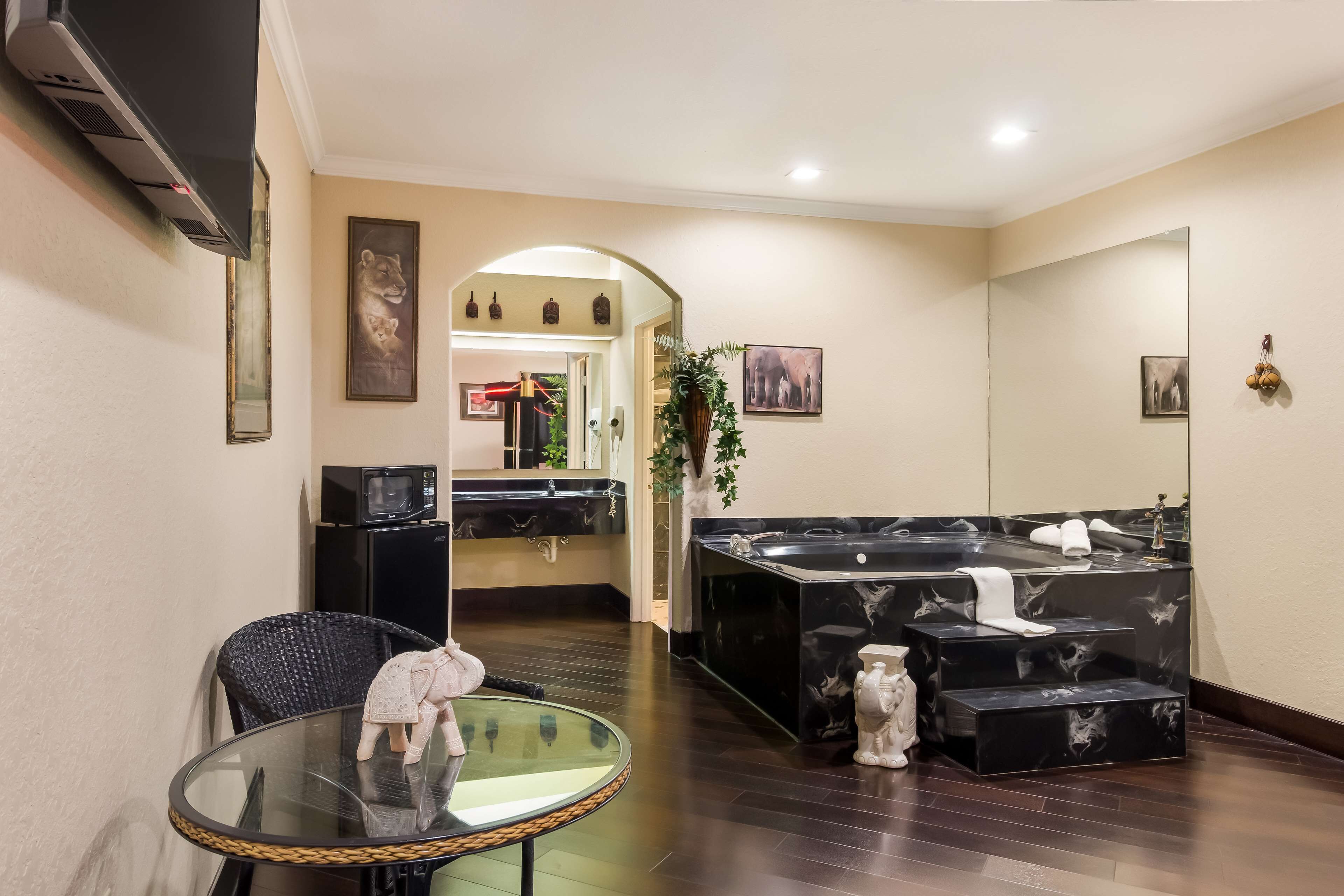 Photo - Americas Best Value Platinum Inn & Suites