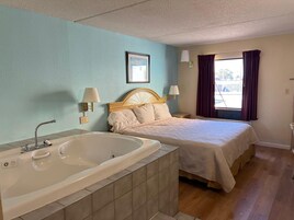 Escritorio, wifi gratis, ropa de cama