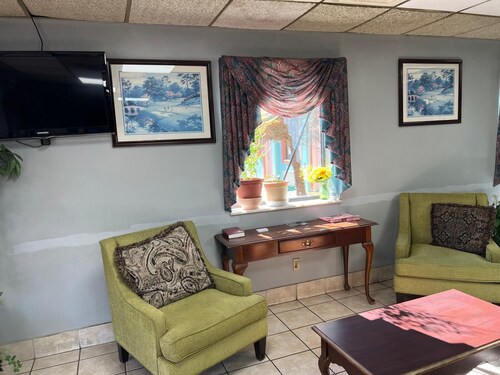 Quality Quarters Inn  