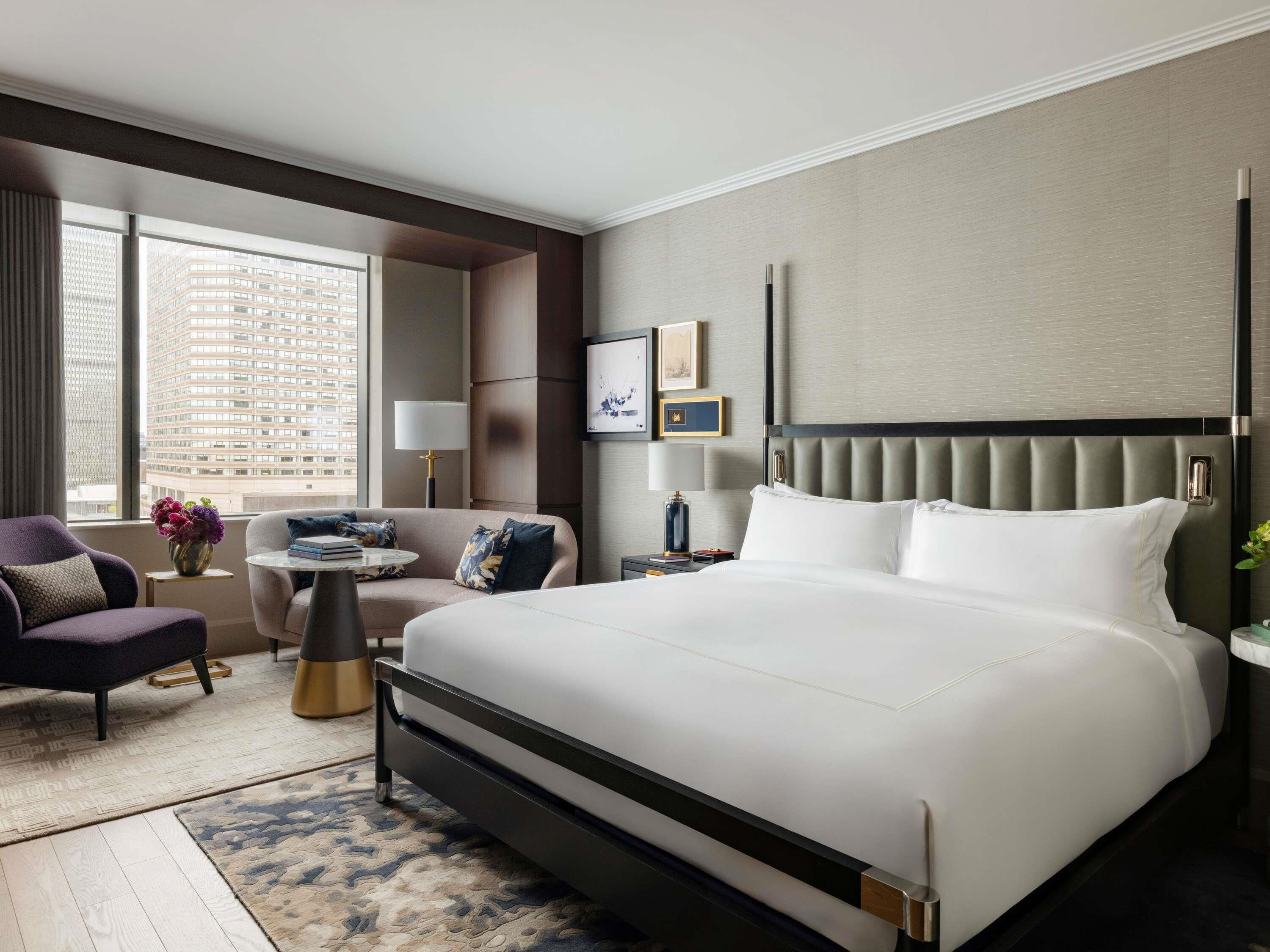 Hochwertige Bettwaren, Daunenbettdecken, Pillowtop-Betten, Minibar