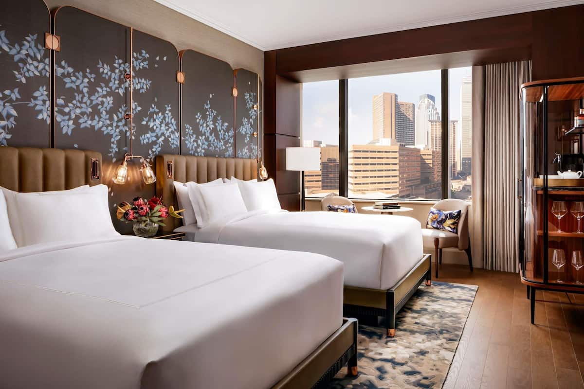 Hochwertige Bettwaren, Daunenbettdecken, Pillowtop-Betten, Minibar