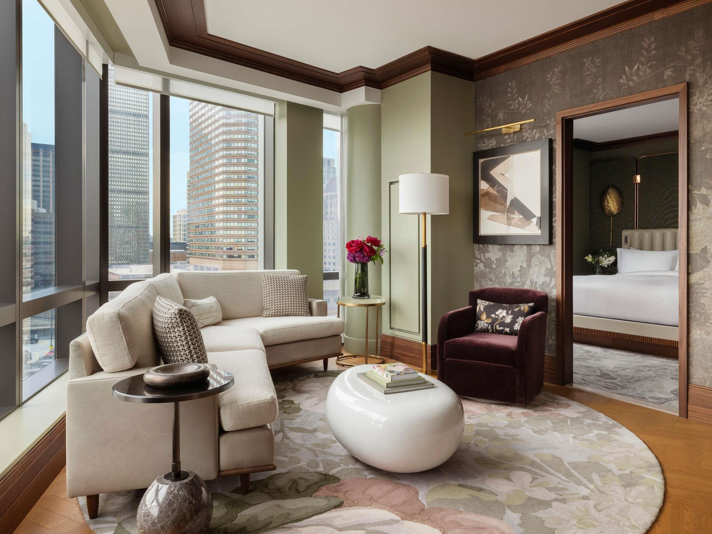 Suite, 1 Bedroom (Emerald) | Premium bedding, down comforters, pillowtop beds, minibar