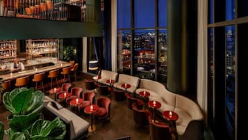 Cocktail bar