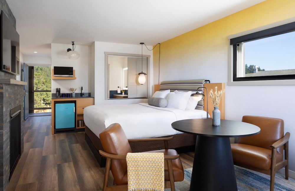 Inn at Cape Kiwanda by null