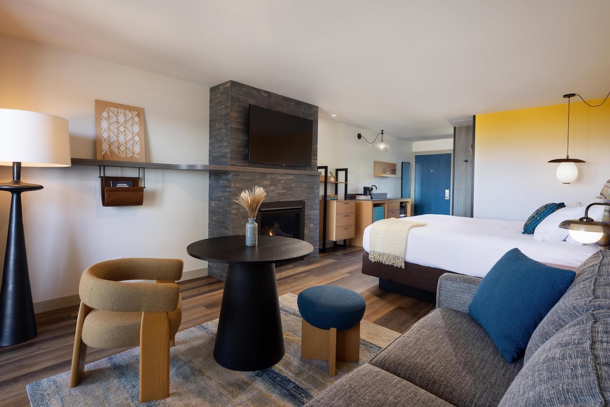 Premium bedding, down comforters, pillowtop beds, in-room safe