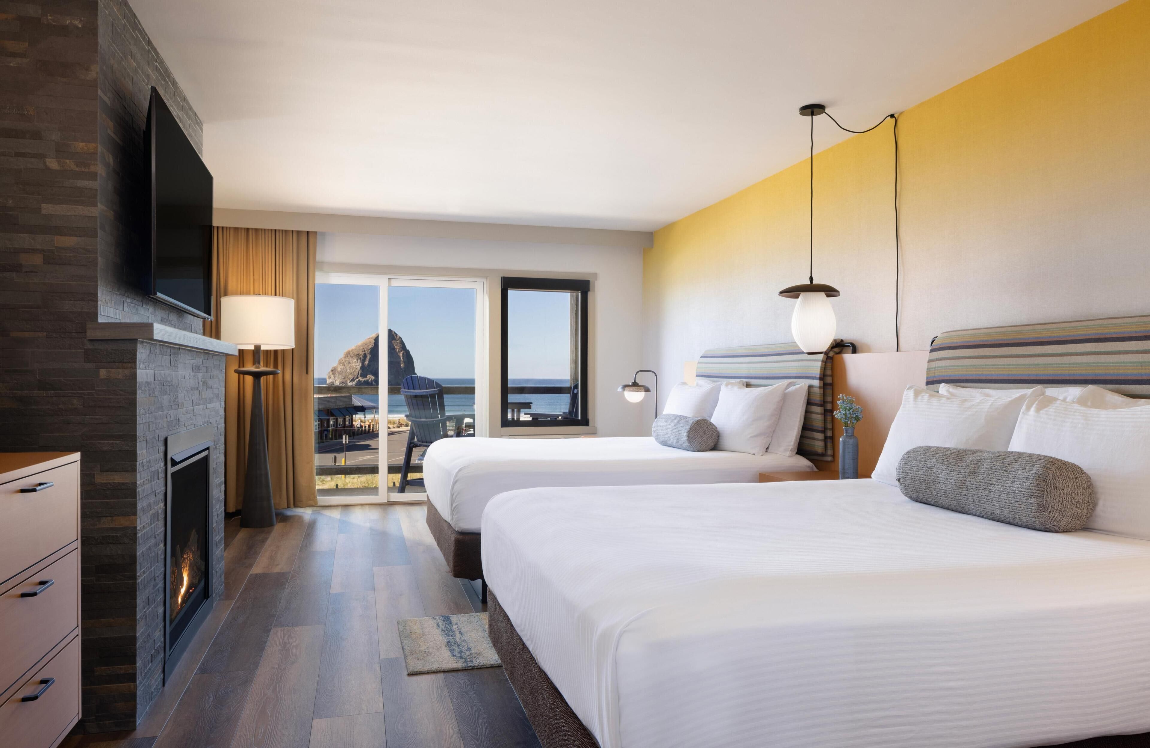 ห้องซิกเนเจอร์, เตียงควีนไซส์ 2 เตียง | เครื่องนอนระดับพรีเมียม, ผ้านวมขนเป็ด, เตียงพร้อมฟูกเสริมที่นอน