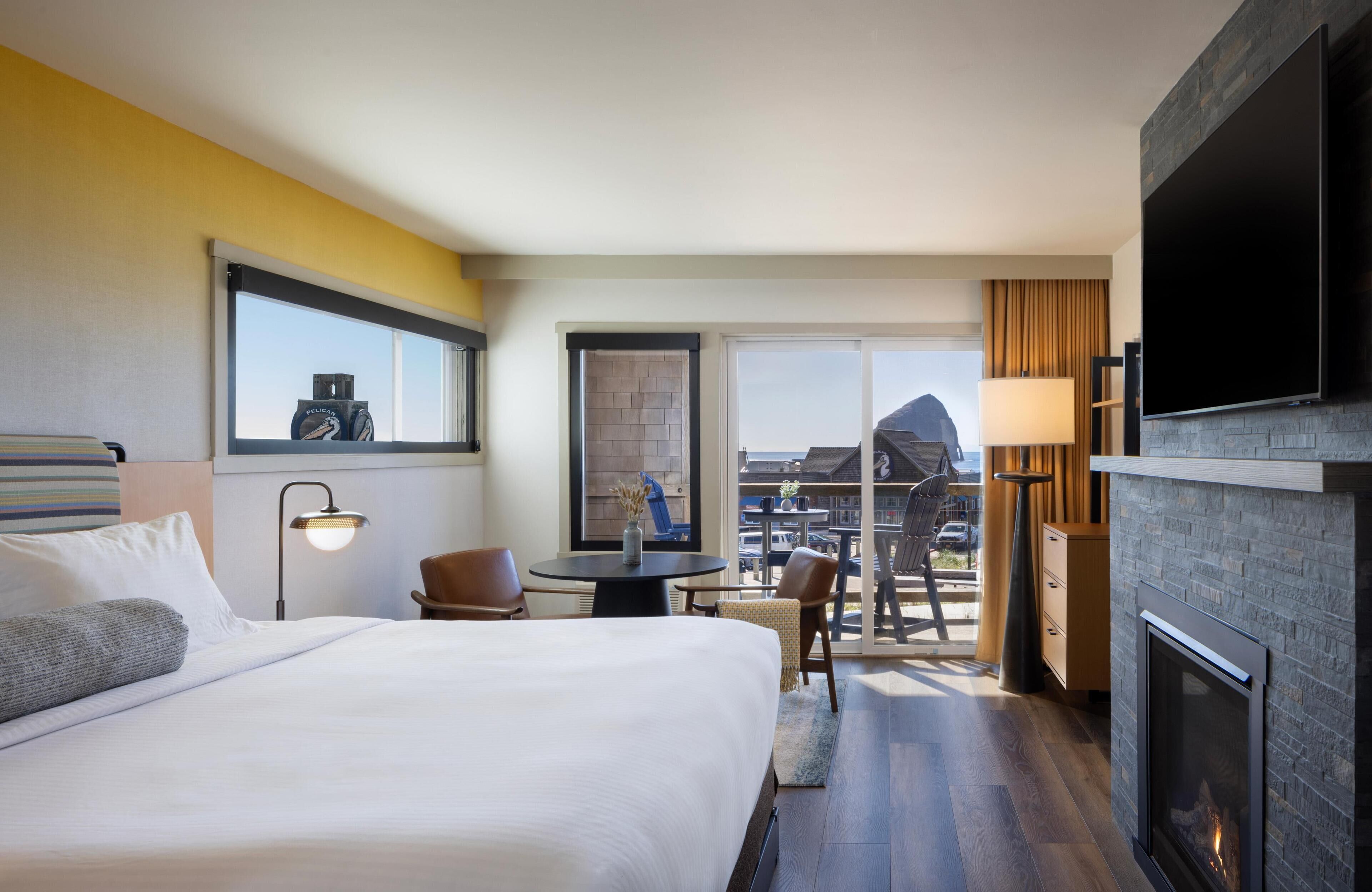 ห้องพัก, เตียงคิงไซส์ 1 เตียง, อ่างน้ำวน | เครื่องนอนระดับพรีเมียม, ผ้านวมขนเป็ด, เตียงพร้อมฟูกเสริมที่นอน