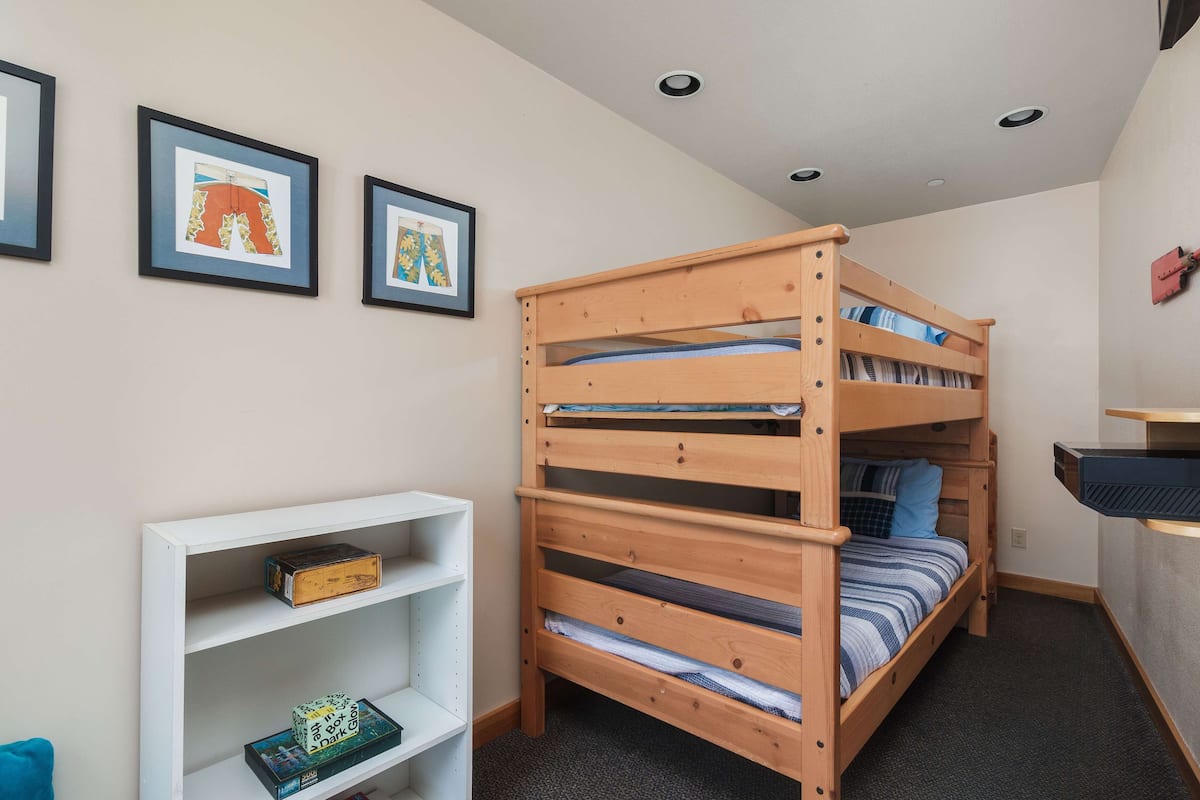 Familien-Suite, Mehrere Betten (with Bunk) | Hochwertige Bettwaren, Daunenbettdecken, Pillowtop-Betten, Zimmersafe