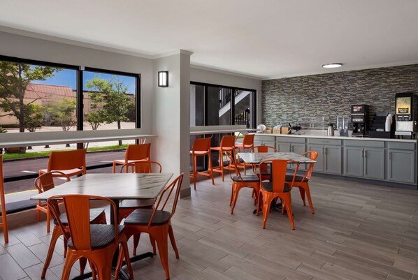 Free daily continental breakfast