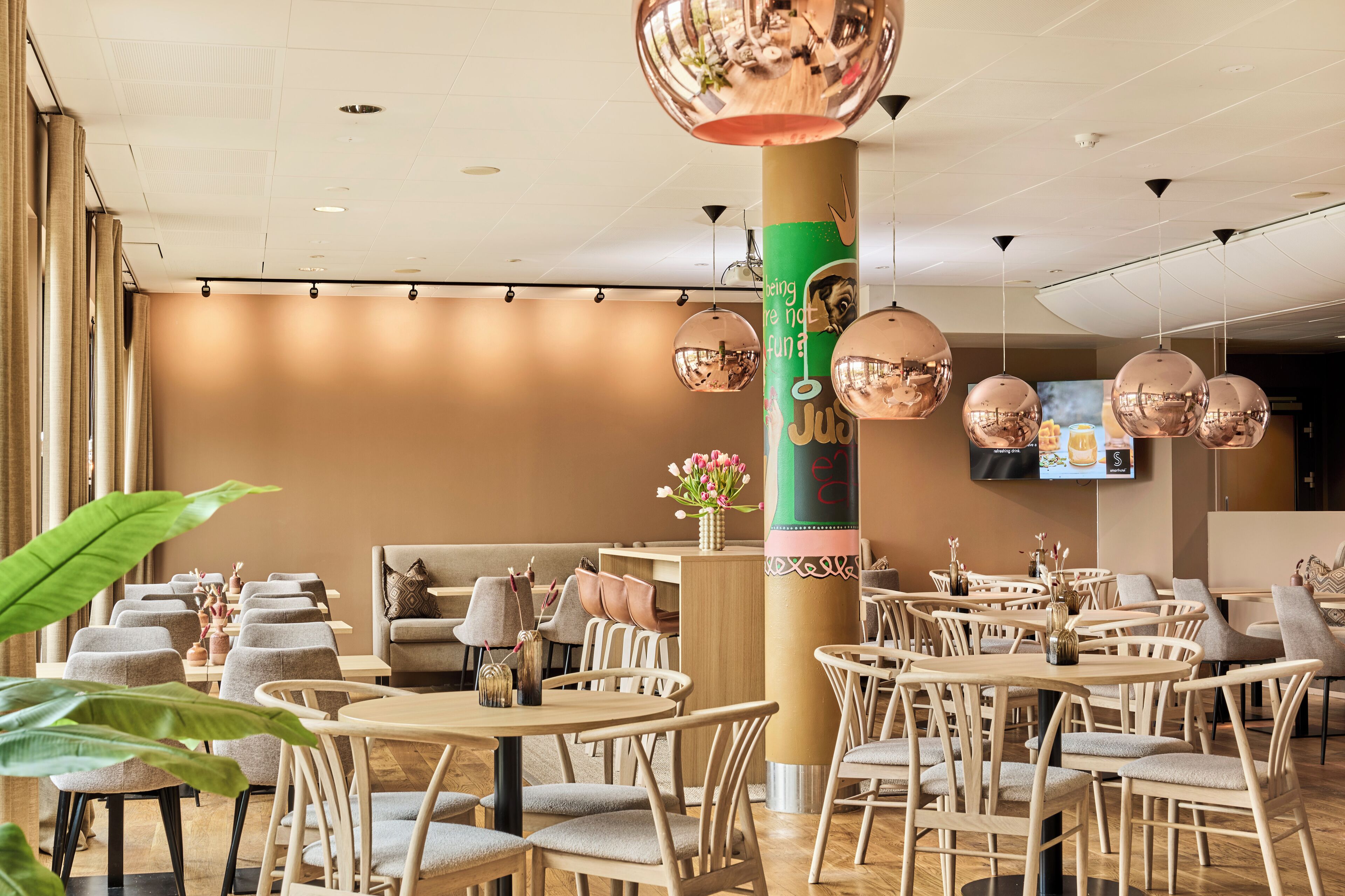 26-inch flat-screen tv with cable channels, tv