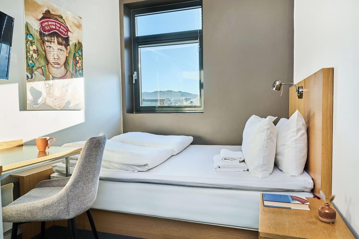 Chambre double | 2 chambres, lit avec matelas Ă plateau-coussin, bureau