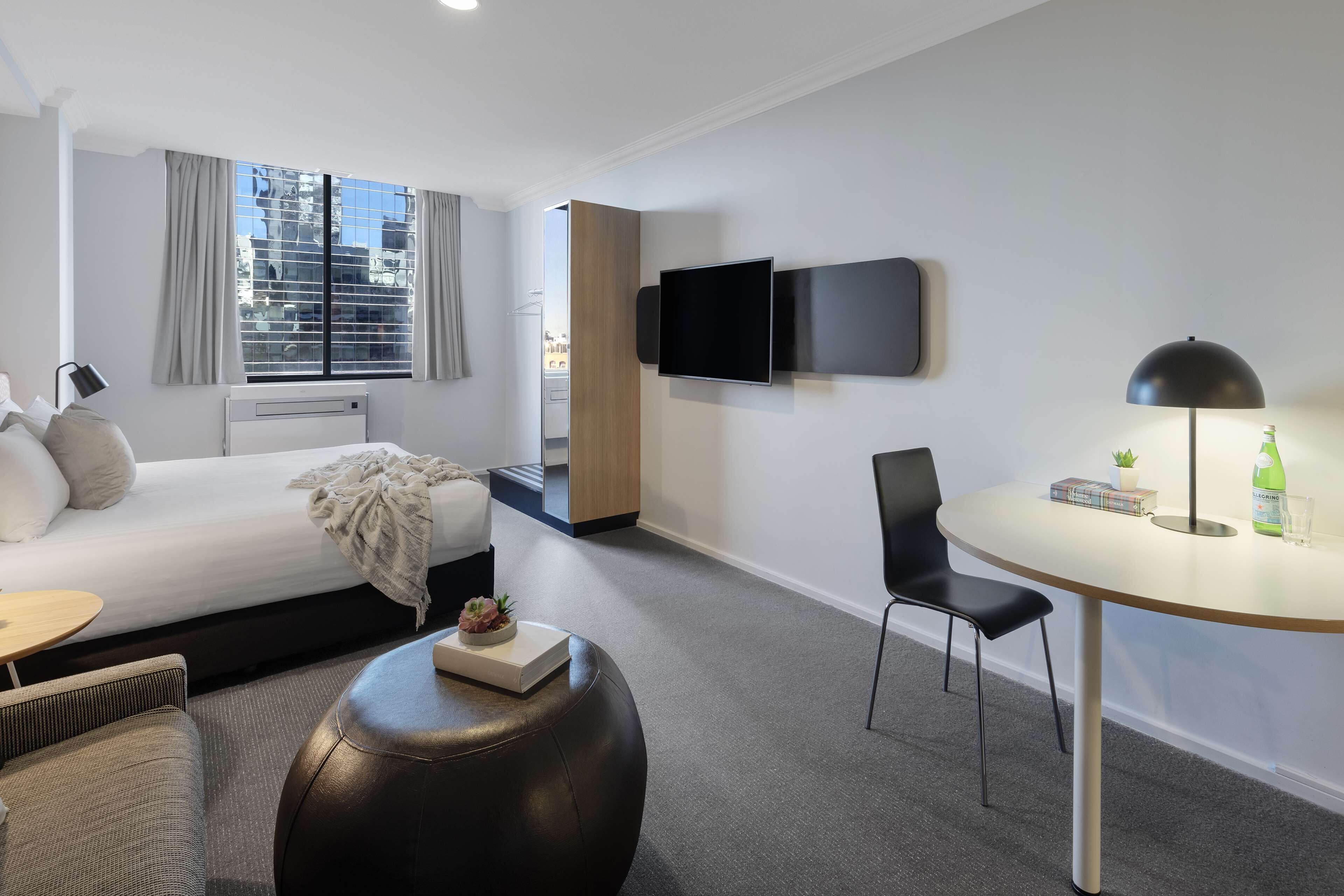 studio, city view | 1 bedroom, in-room safe, desk, laptop workspace