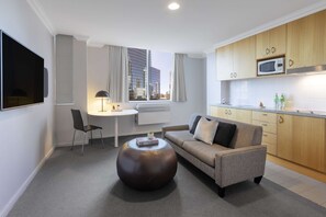 1 bedroom, in-room safe, desk, laptop workspace