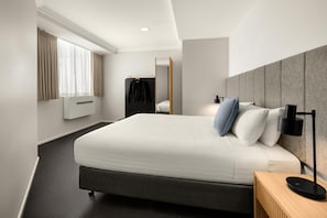 Unclassified image, 3 of 36, button - Oaks Perth Hotel (Perth)