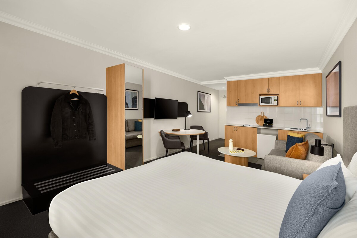 In-room safe, desk, laptop workspace, blackout curtains