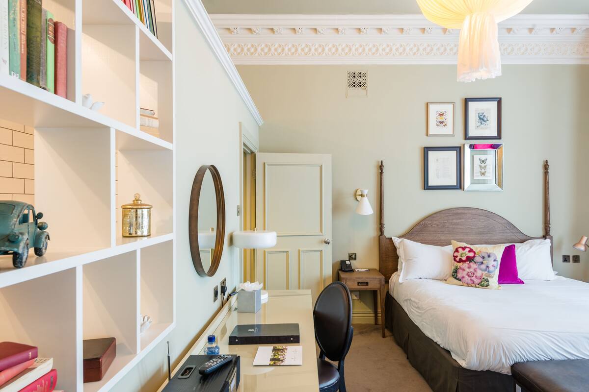 Comfy Room | Premium bedding, pillowtop beds, minibar, desk