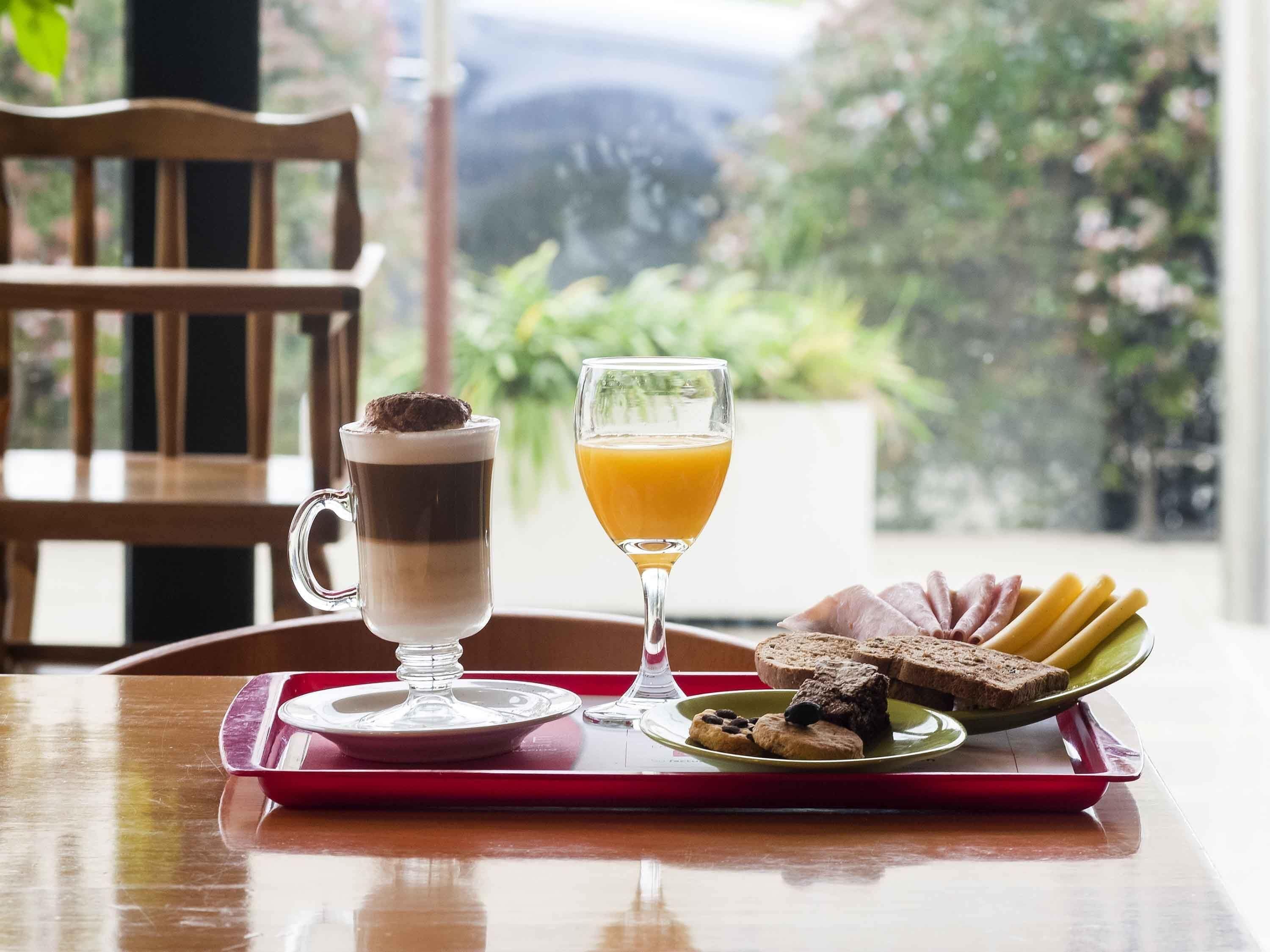 Daily buffet breakfast (USD 11 per person)