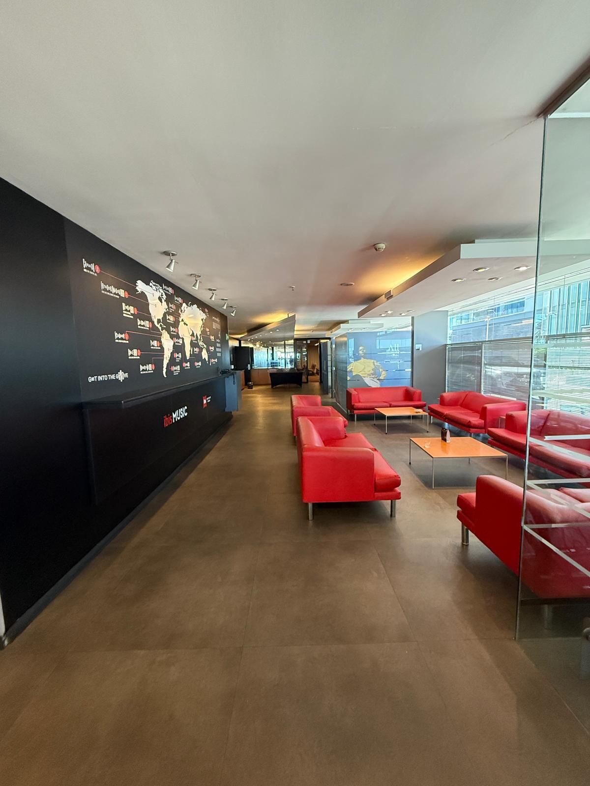 32-inch TV with cable channels