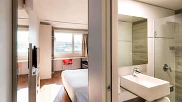 Minibar, in-room safe, desk, laptop workspace