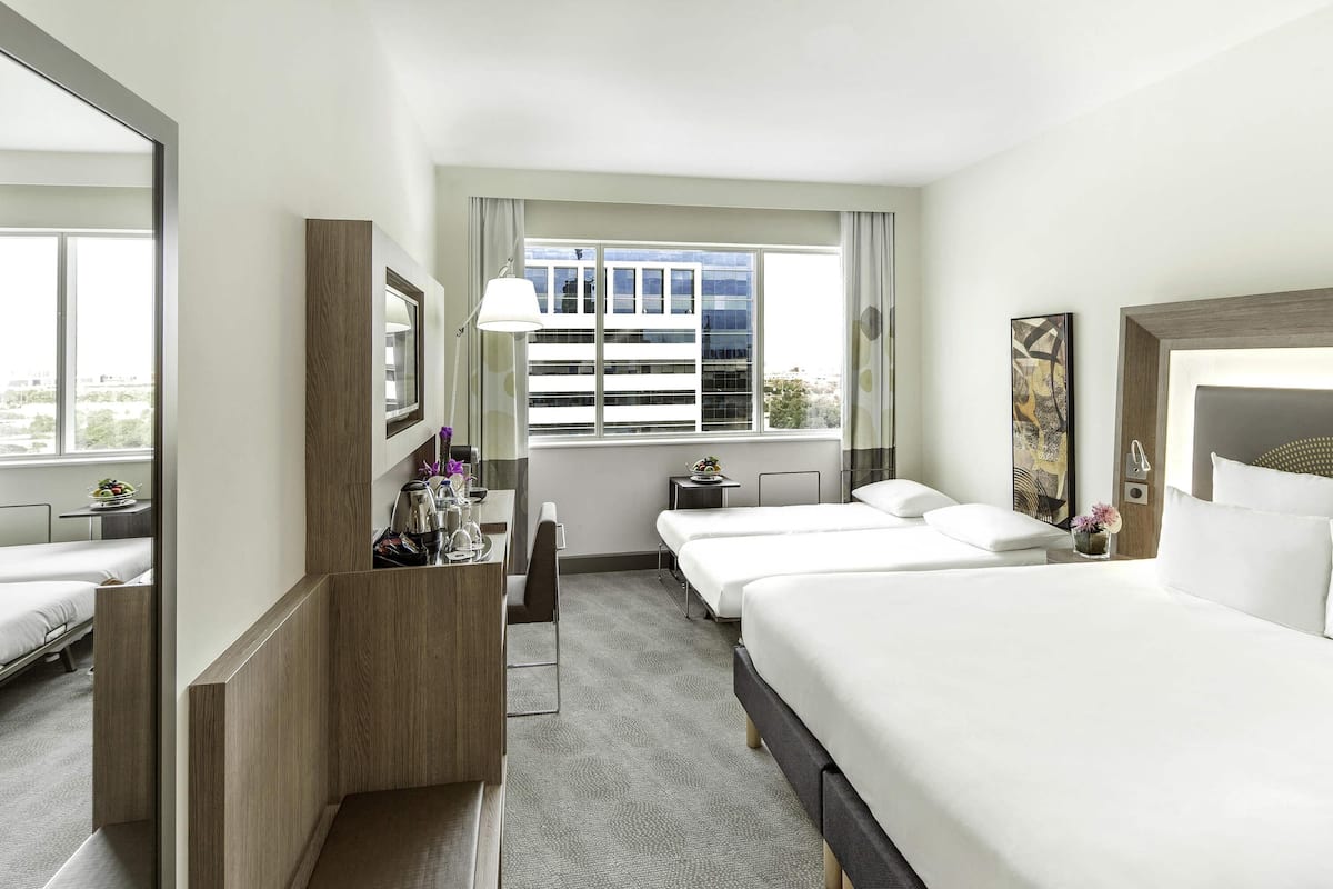 Family Double Room, 1 Double Bed with Sofa bed (Superior) | 1 bedroom, minibar, in-room safe, desk