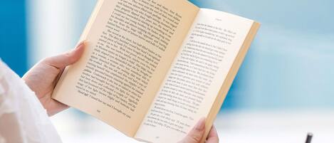 Außenpool, Sonnenschirme, Liegestühle