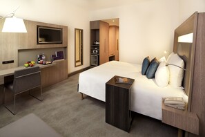 Superior Double Room, 1 Double Bed | 1 bedroom, minibar, in-room safe, desk