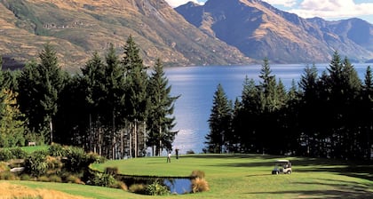 Novotel Queenstown Lakeside