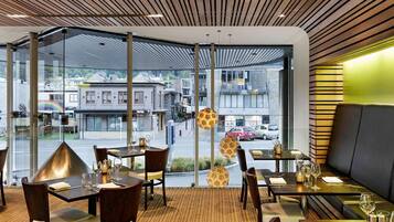 Breakfast and dinner served