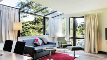 客房內保險箱、書桌、熨斗/熨衣板、免費搖籃/嬰兒床