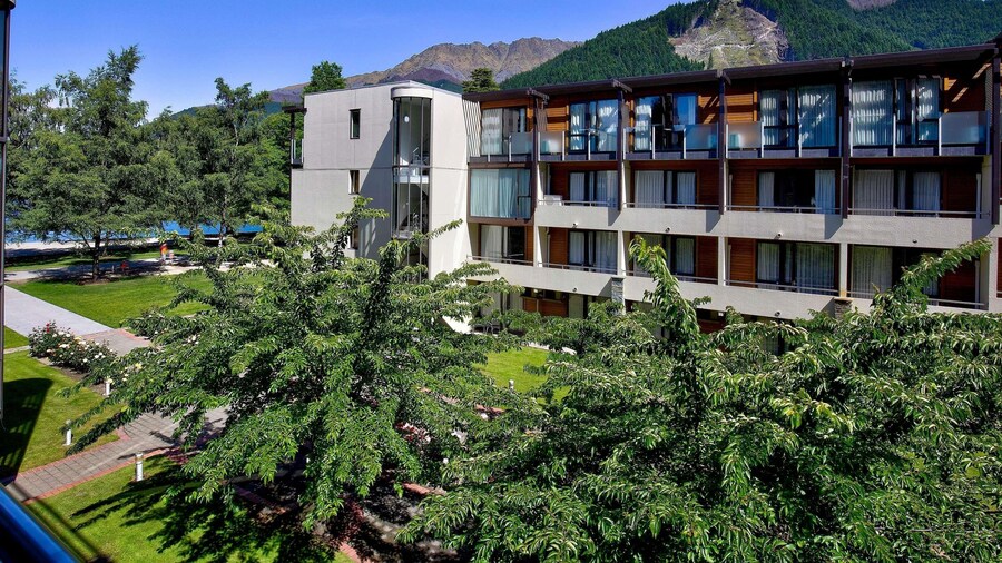 Novotel Queenstown Lakeside