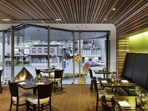 Breakfast and dinner served - Novotel Queenstown Lakeside (Queenstown)
