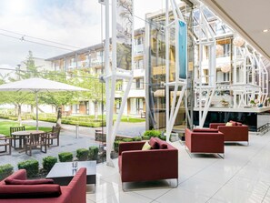 Bar (on property) - Novotel Queenstown Lakeside (Queenstown)