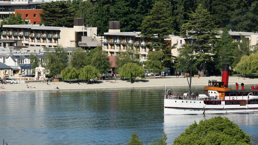 Novotel Queenstown Lakeside