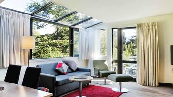 In-room safe, desk, iron/ironing board, free cribs/infant beds