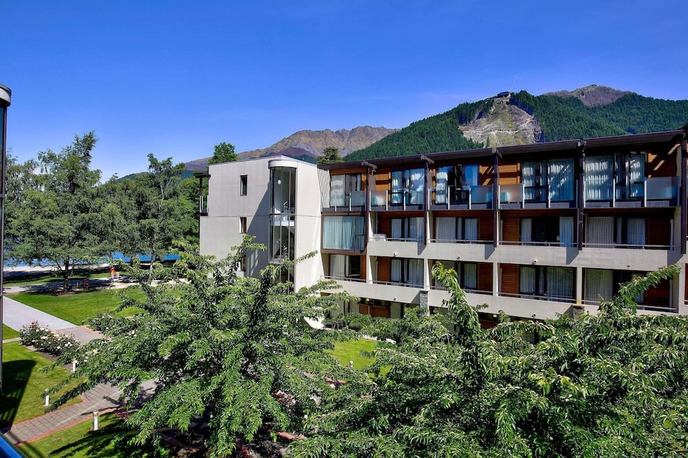 Novotel Queenstown Lakeside