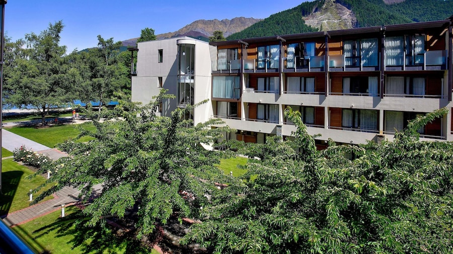 Novotel Queenstown Lakeside