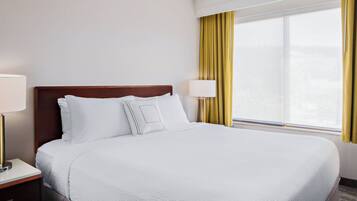 高級寢具、舒適加層、客房內保險箱、書桌