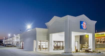 Motel 6 Jacksonville, NC