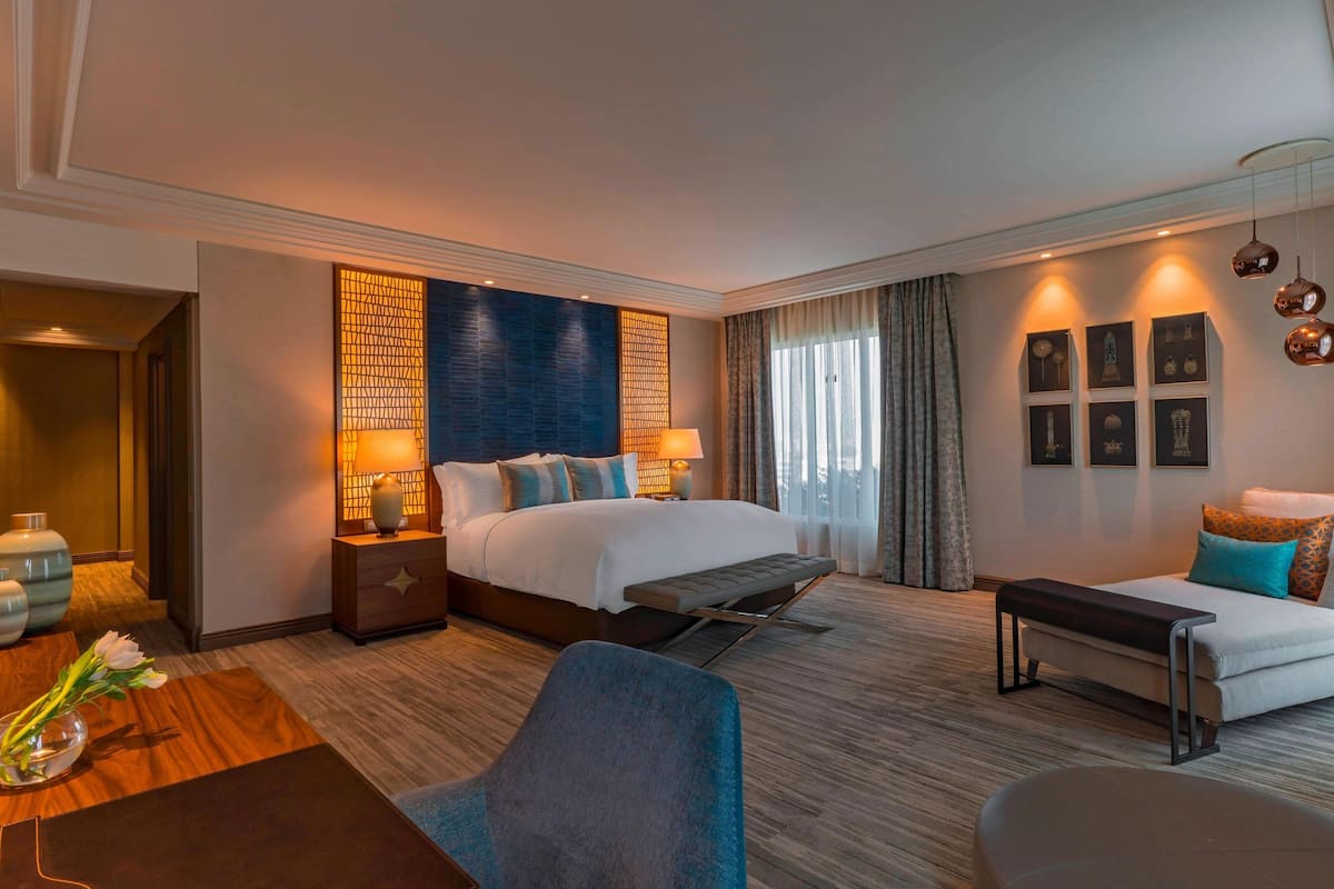 presidential suite, 1 bedroom (club lounge access) | egyptian cotton sheets, premium bedding, minibar, in-room safe