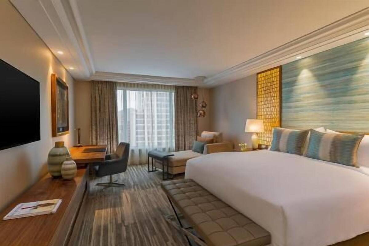 Egyptian cotton sheets, premium bedding, minibar, in-room safe