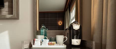 Premium bedding, down comforters, in-room safe, desk