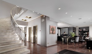 Quầy tiếp tân