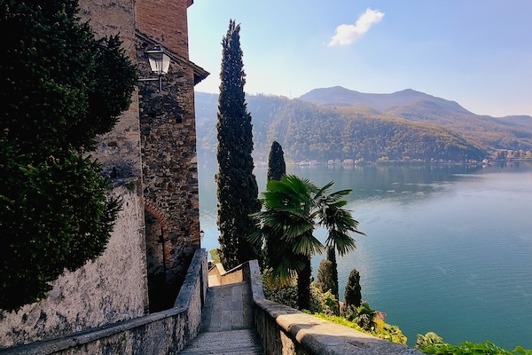 إطلالة على المدينة من المنشأة