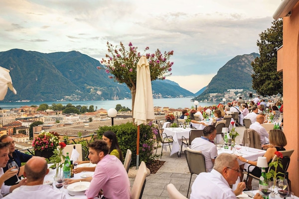 تقديم الإفطار والعشاء